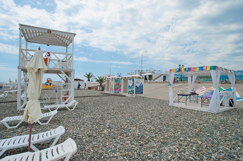 Пляж «Бархатные сезоны» в Имеретинской Бухте