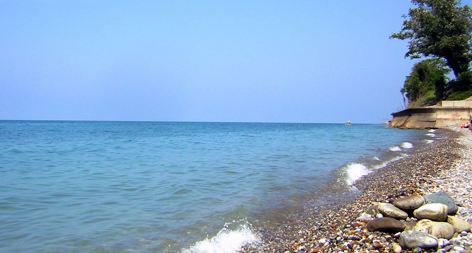 Дикий пляж Вардане