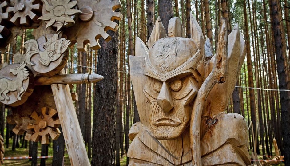 Парк деревянных скульптур в селе Возрождение