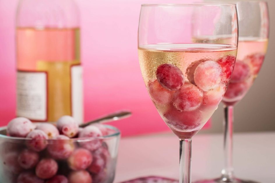 use-frozen-grapes-to-chill-a-glass-of-wine.jpg