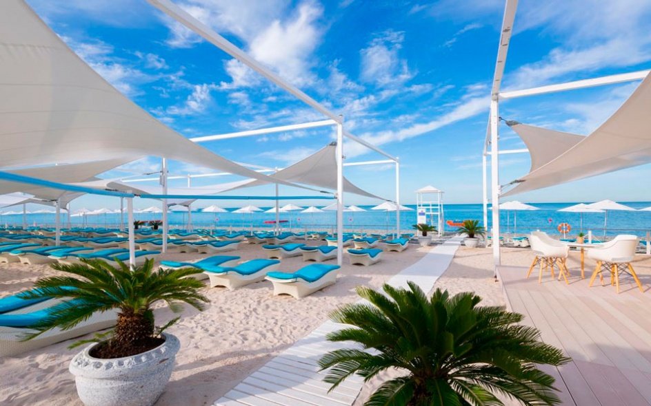 Пляж отеля Radisson Blu Paradise Resort and SPA.jpg