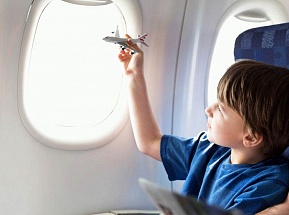 Дети в самолете: как превратить сложности в сказку