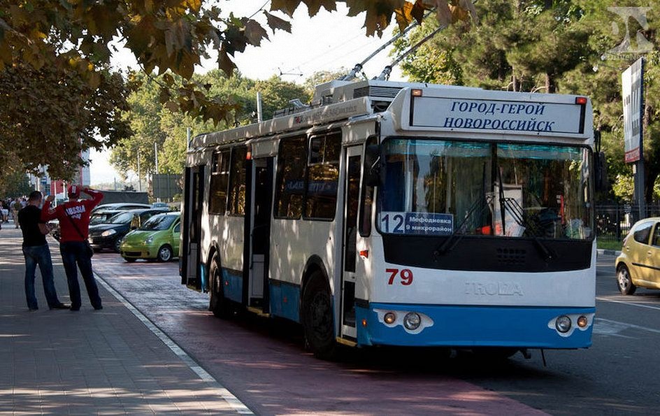 Общественный транспорт Новороссийска переходит на безналичную оплату