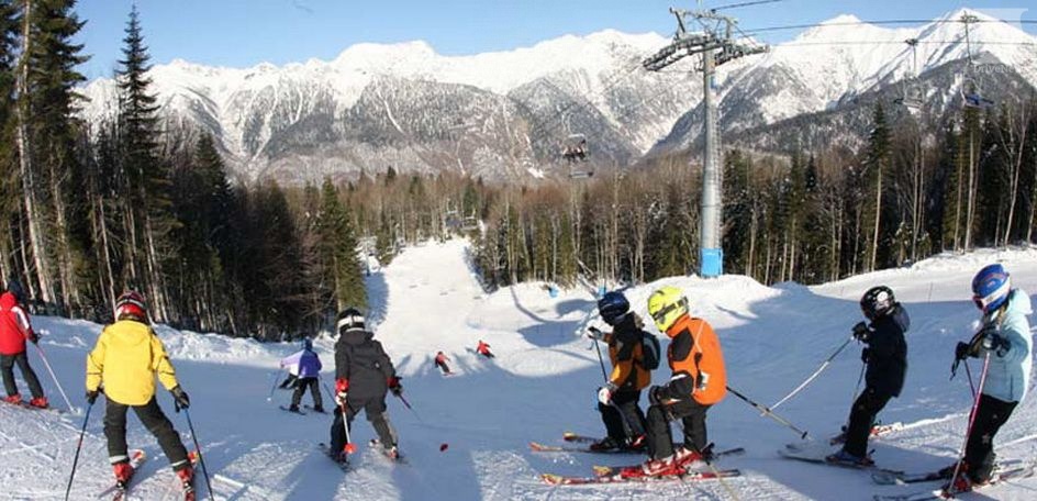 Горнолыжный курорт "Газпром-Лаура" начинает серию бесплатных уроков катания для детей