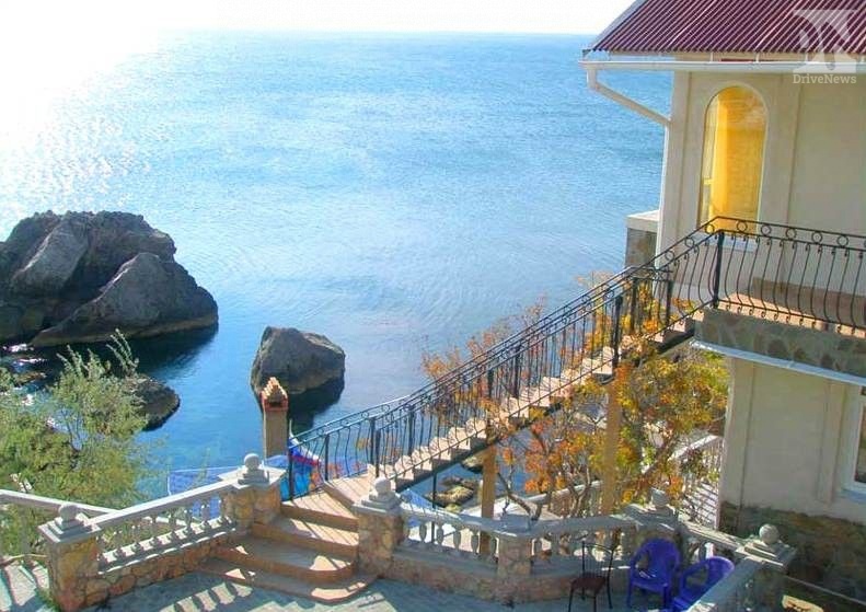 Суточная сумма на проживание туристов в Крыму составила по итогам сезона 23000 рублей