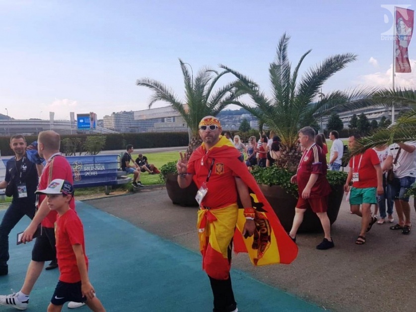 В Олимпийском парке Сочи перед одной из самых ожидаемых игр группового этапа Чемпионата мира по футболу FIFA 2018 — матч Португалия — Испания