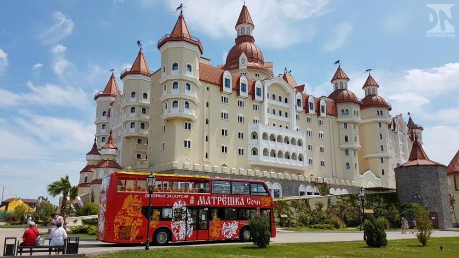 Экскурсионные двухэтажные автобусы в Сочи готовят новые маршруты и увеличивают штат