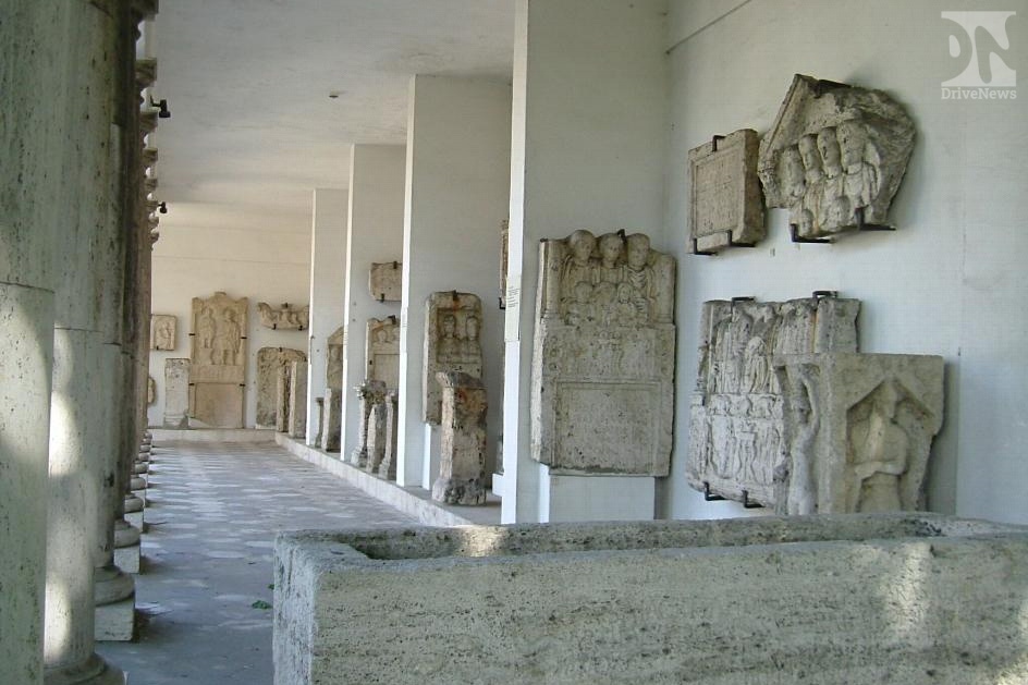 «Памятники лапидарной коллекции» покажут в Крыму