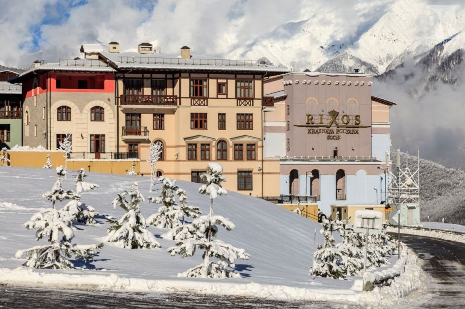 Лучший горнолыжный отель России расположен в Красной поляне  Сочи