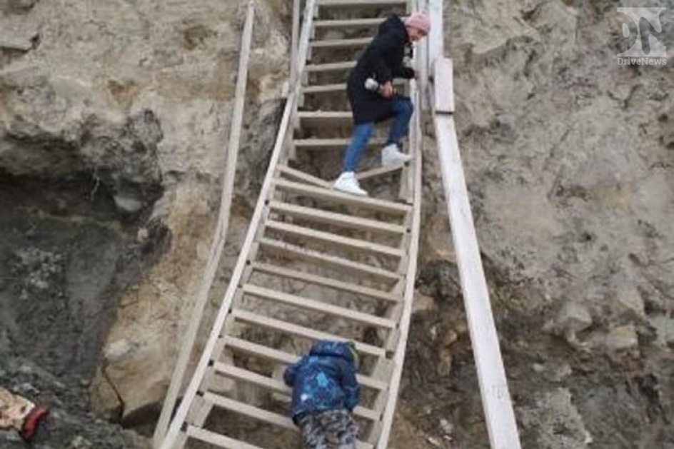 В Анапе оползень разрушил знаменитую лестницу «400 ступеней к морю»