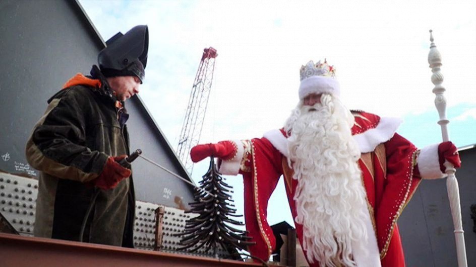 Дед Мороз побывал на строительство крымского моста