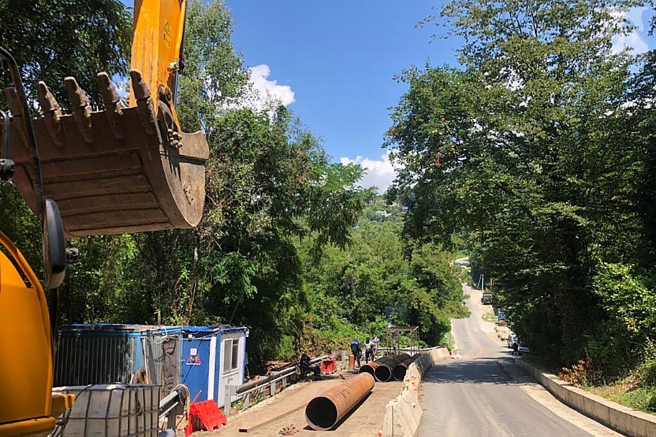 Продолжается ремонт дороги к Воронцовским пещерам