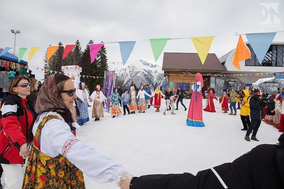 Фоторепортаж о том, как Масленицу в горах Сочи праздновали
