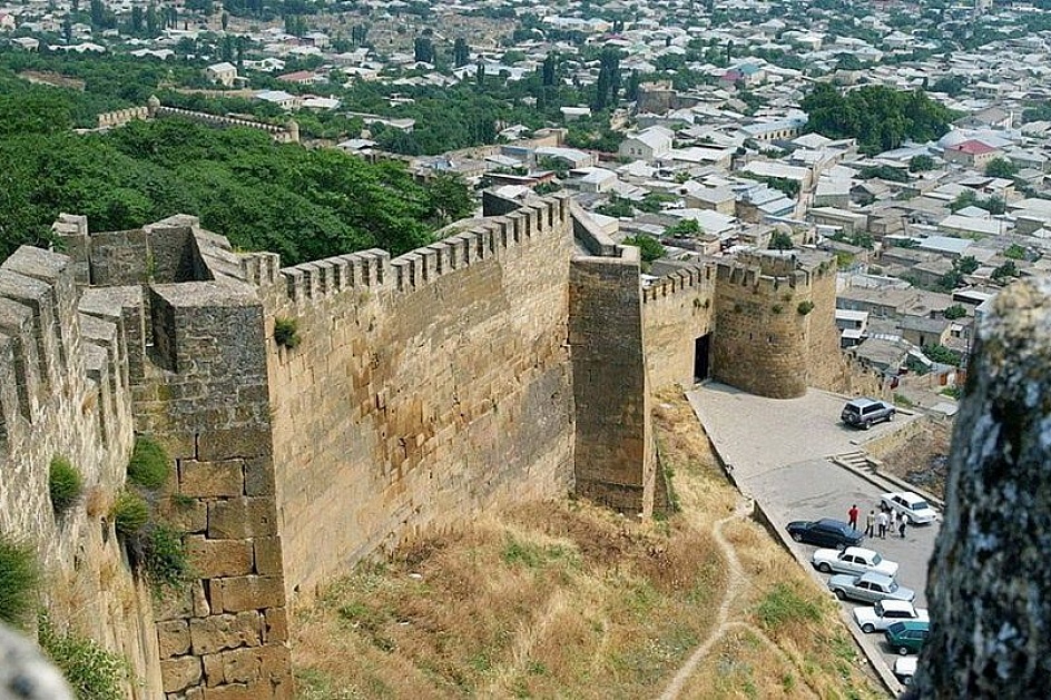 Крепость «Нарын-кала»
