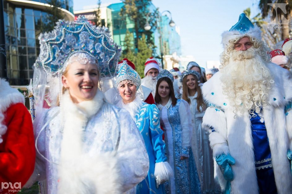 Флэшмоб снегурочек и выборы Деда Мороза пройдут на площади Флага