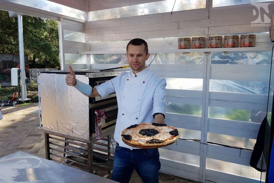 Футбольная пиццерия открылась в Сочи на презентации Кубка мира по футболу