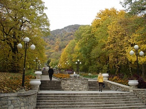Знаменитую каскадную лестницу в Железноводске удлинят до декоративного озера