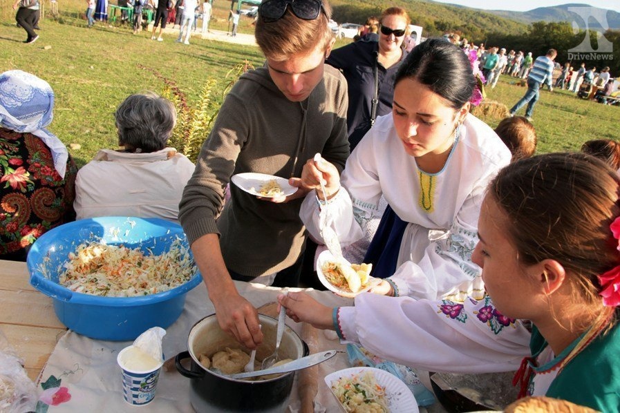 Праздник народной еды «Веселые шкварки» собрал более 4000 гостей