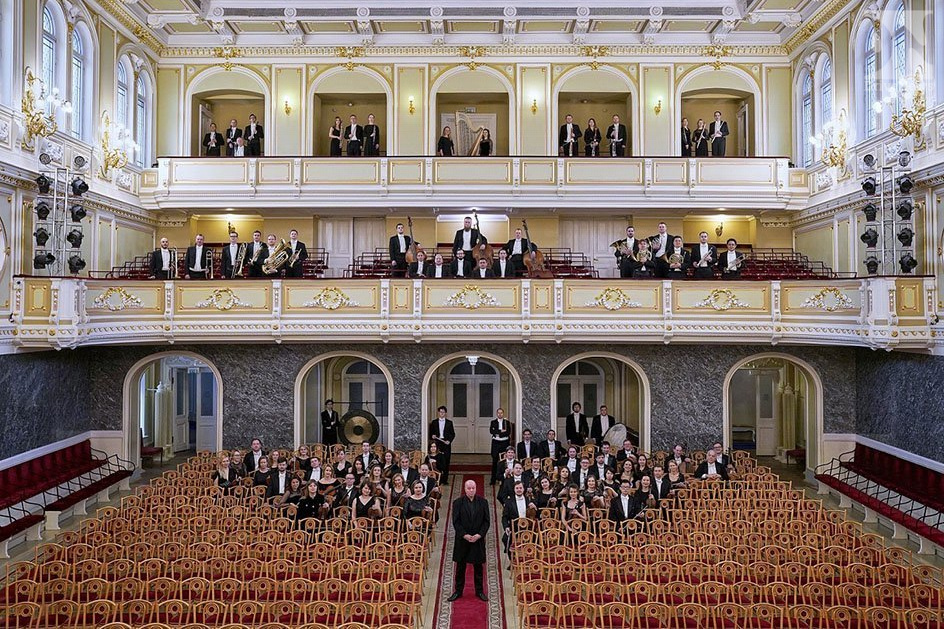 V концертный сезон Сириуса закроют музыканты из культурной столицы России