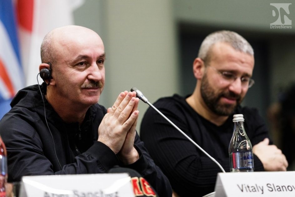 Гассиев и Дортикос встретились на пресс-конференции в Сочи