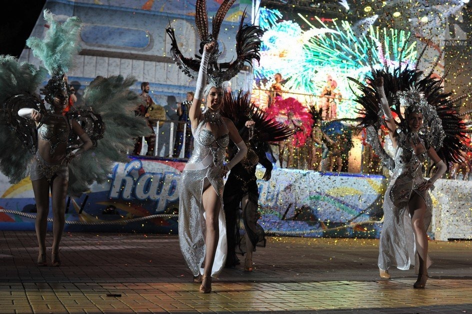 Курортный сезон в Геленджике стартовал карнавалом